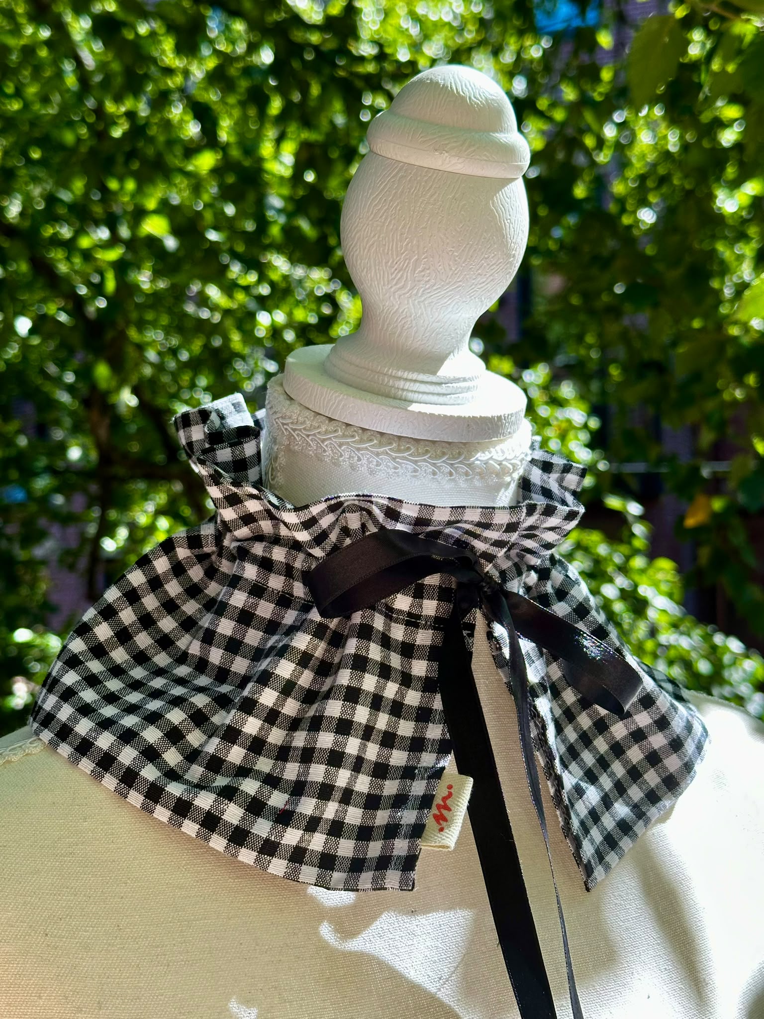 ANTONIA collar